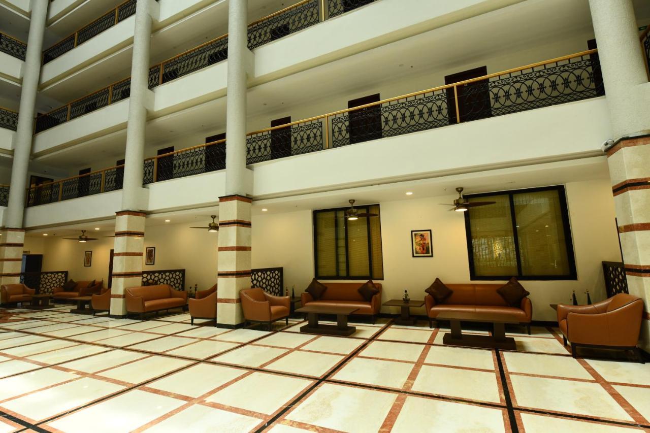 Rns One Hotel Subrahmanya Buitenkant foto