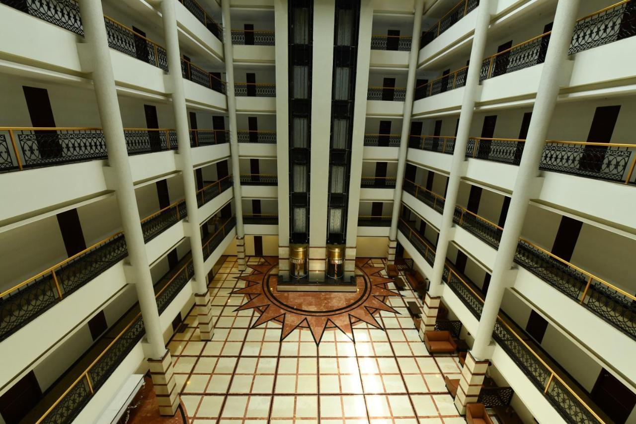 Rns One Hotel Subrahmanya Buitenkant foto