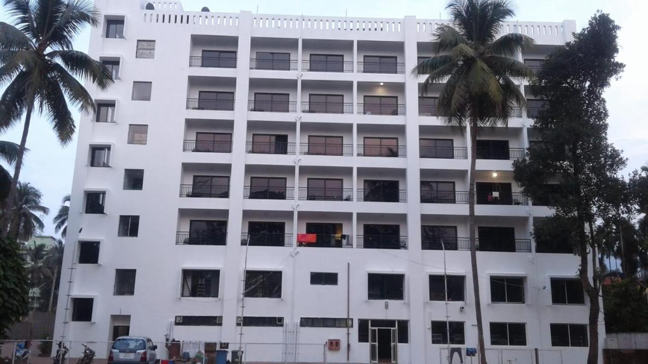Rns One Hotel Subrahmanya Buitenkant foto