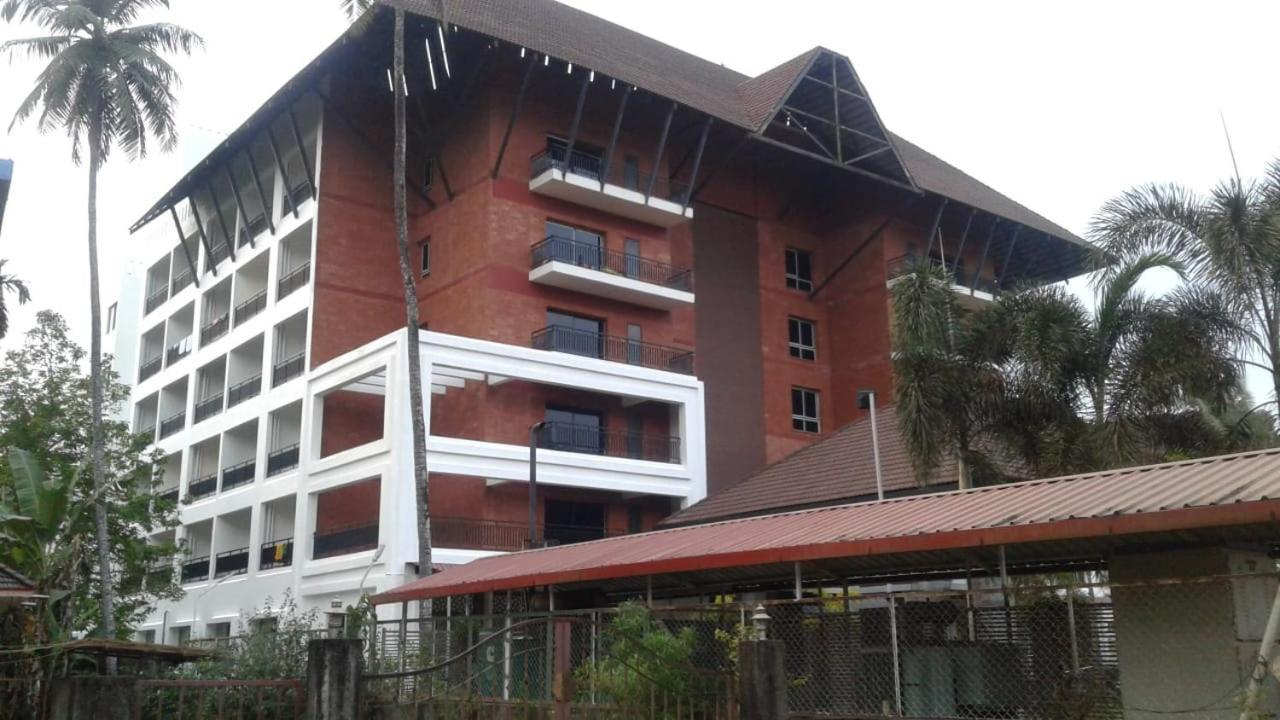 Rns One Hotel Subrahmanya Buitenkant foto