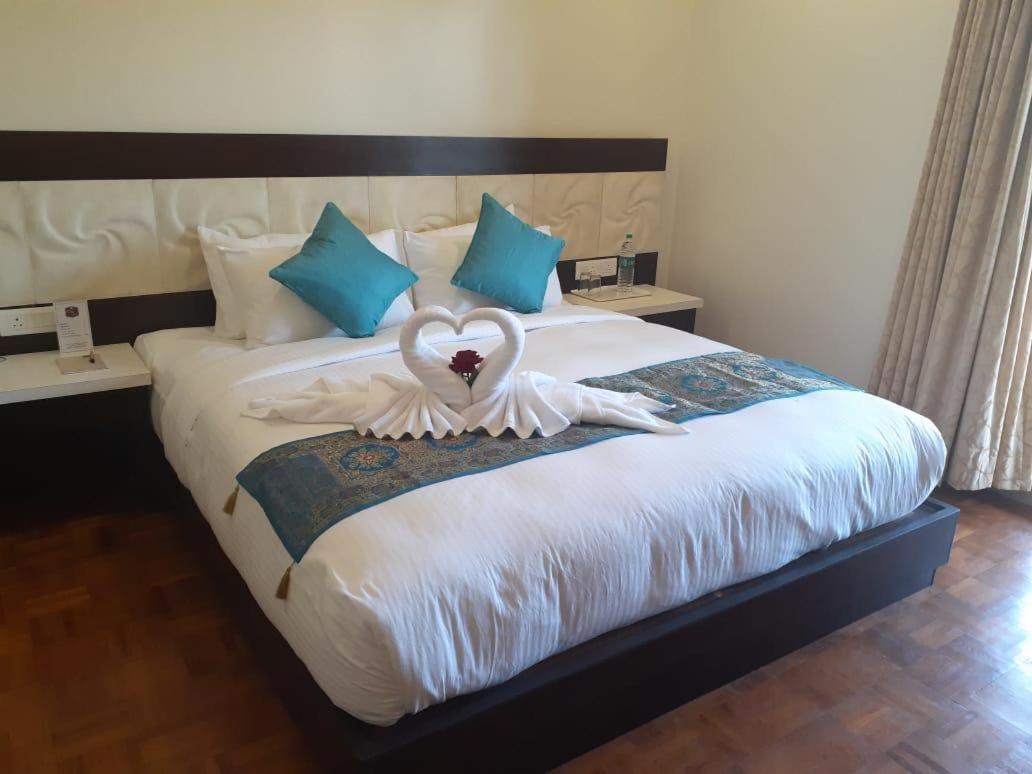 Rns One Hotel Subrahmanya Buitenkant foto